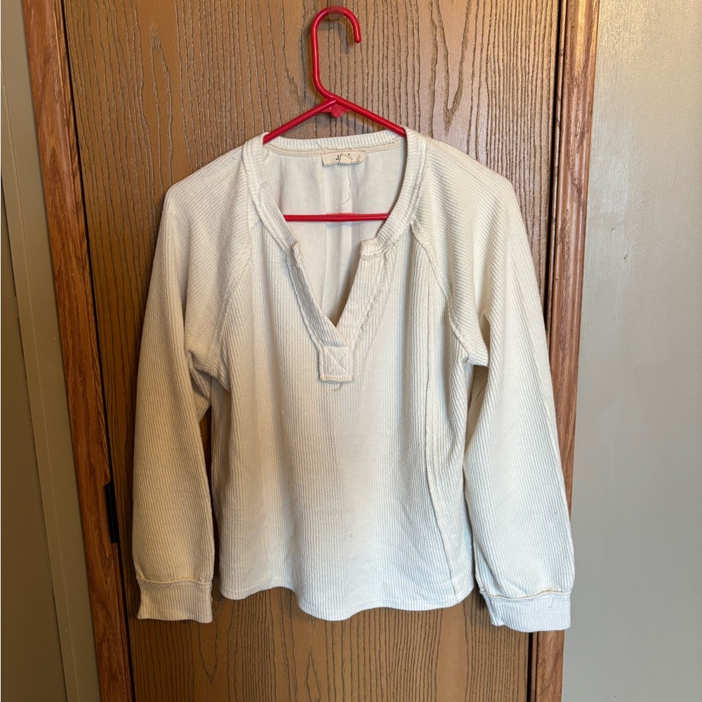 J.O.A. Cream Ribbed V-Neck Knit Top